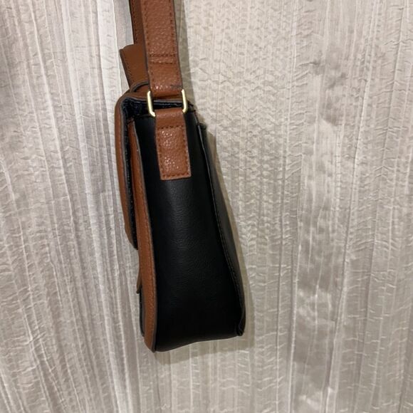 Time and Tru Black Brown Faux Leather Buckle Flap Closure Crossbody Saddle Bag - Picture 4 of 14